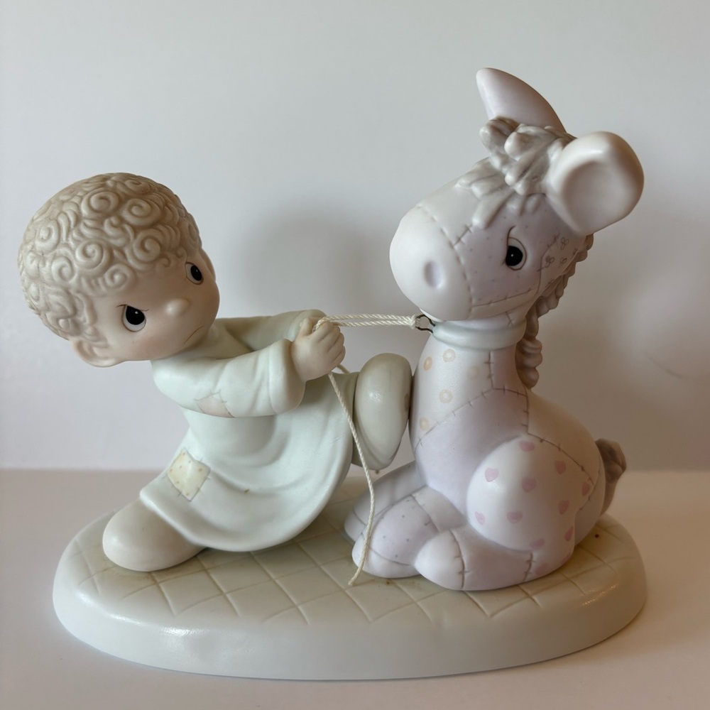 Precious Moments “We’re Pulling For You” Figurine Display #106151